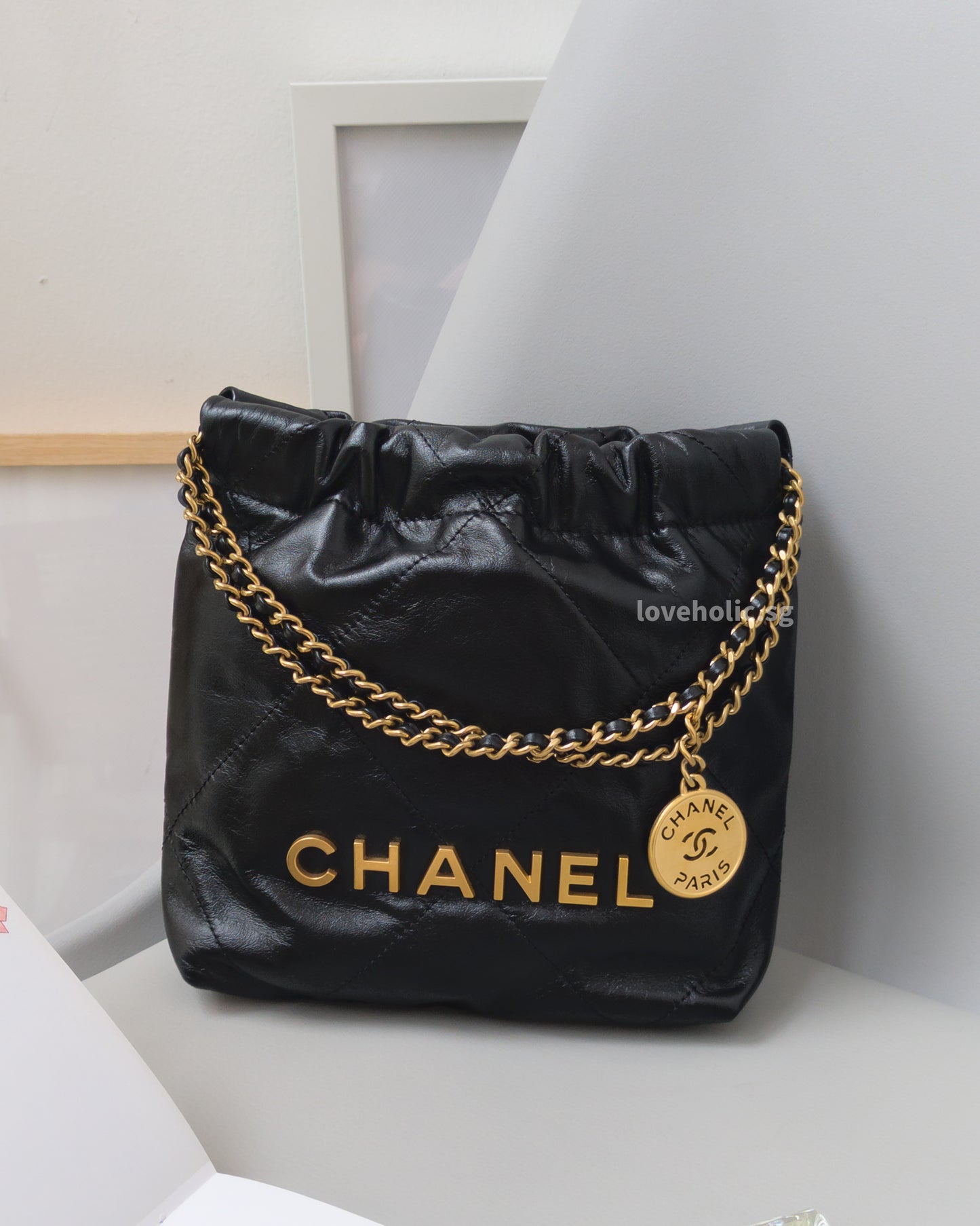 Chanel 22 Mini | Black Shiny Calfskin Gold Hardware