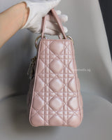 Dior Lady Dior Medium | Pearlescent Lotus Pink Lambskin Light Gold Hardware-side