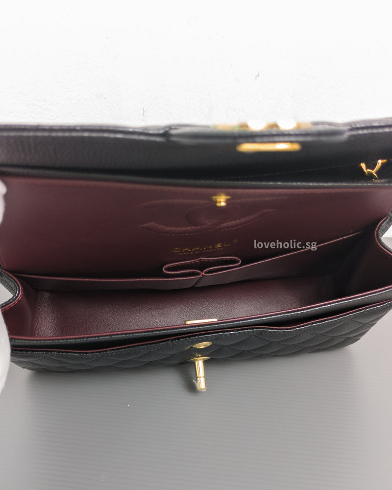 Chanel Classic Flap Medium | Black Caviar Gold Hardware-details