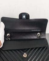 Chanel Classic Flap Chevron Medium | Black Caviar Silver Hardware-details