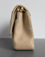 Chanel Classic Flap Medium | Beige Lambskin Light Gold Hardware-details