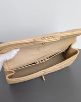 Chanel Classic Flap Medium | Beige Lambskin Light Gold Hardware-details