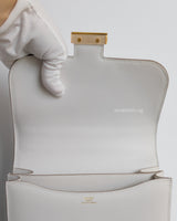Hermes Constance 18 Mini | M4 Gris Pale Epsom Gold Hardware-details