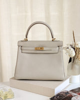 Kelly Retourne 25  | Beton Togo Gold Hardware