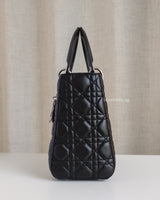 Dior Lady Dior Medium | Black Lambskin Silver Hardware-details