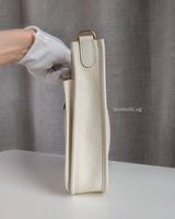 Hermes Evelyne III 23 | Cream Taurillon Clemence Gold Hardware-side
