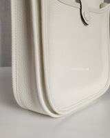Hermes Evelyne III 23 | Cream Taurillon Clemence Gold Hardware-details