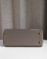 Hermes Kelly 28 | Gris Asphalte M8 Togo Gold Hardware-details