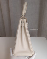 Hermes Kelly 28 | Craie Taurillon Clemence Palladium Hardware-side