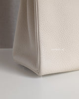 Hermes Kelly 28 | Craie Taurillon Clemence Palladium Hardware-details