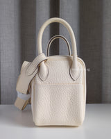 Hermes Lindy Mini  | Nata Taurillon Clemence Gold Hardware-side