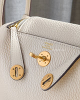 Hermes Lindy Mini  | Nata Taurillon Clemence Gold Hardware-details