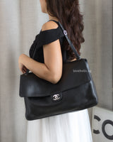 Chanel Maxi Flap 38cm | Black Caviar Silver Hardware-model