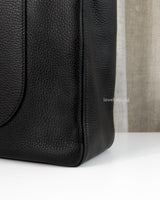 Chanel Maxi Flap 38cm | Black Caviar Silver Hardware-details