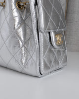 Chanel Chanel 25 Mini | Silver Shiny Calfskin Gold Hardware-details