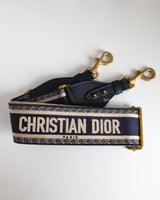 Dior Lady Dior Medium | Blue Oblique  Natural Wicker Brushed Gold Hardware-details