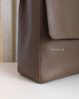 Chanel Maxi Flap 38cm | 26S Light Brown Caviar Silver Hardware-details