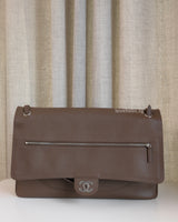 Chanel Maxi Flap 38cm | 26S Light Brown Caviar Silver Hardware-details