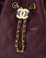 Chanel Chanel 25 Small | 26A Burgundy Caviar Gold Hardware-details