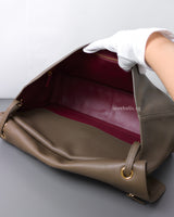 Maxi Flap 38cm | 26A Dark Khaki Caviar Gold Hardware