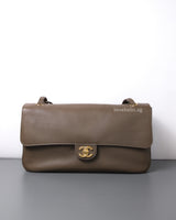 Maxi Flap 32cm | 26A Dark Khaki Caviar Gold Hardware