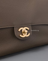 Maxi Flap 32cm | 26A Dark Khaki Caviar Gold Hardware