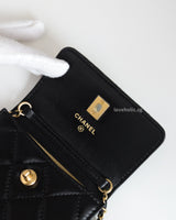 Chanel Flap Card holder Pearl Crush  | Black Lambskin Brushed Gold Hardware-details