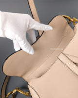 Dior Saddle Medium | Caramel Beige Calfskin Brushed Gold Hardware-details
