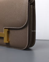 Constance Mini 18 | Etoupe 18 Epsom Gold Hardware