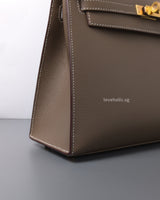 Kelly Sellier 25 | Etoupe 18 Epsom Gold Hardware