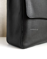 Chanel Maxi Flap 38cm  | 26A Black Caviar Silver Hardware-details