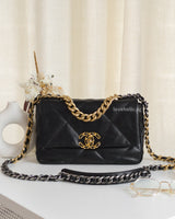 Chanel Chanel 19 Small | Black Lambskin Multicolored Hardware-front