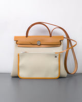Hermes Herbag 31 | Beton/Naturel Sable Canvas Palladium Hardware-details