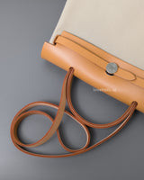 Hermes Herbag 31 | Beton/Naturel Sable Canvas Palladium Hardware-details