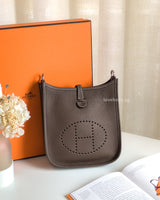 Hermes Evelyne Mini | Etoupe Taurillon Clemence Palladium Hardware-front