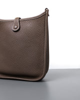 Hermes Evelyne Mini | Etoupe Taurillon Clemence Palladium Hardware-details