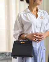 Hermes Kelly Sellier 25 | Black Epsom Gold Hardware-model