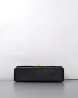 Chanel Classic Flap Medium | Black Caviar Gold Hardware-details