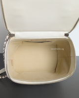 Chanel Vanity Case Beige x White Ratten/Shiny Calfskin Silver Hardware-details