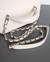 Chanel Vanity Case Beige x White Ratten/Shiny Calfskin Silver Hardware-details