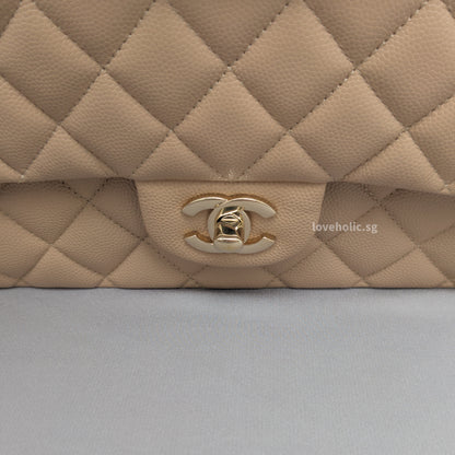 Classic Flap Medium | 19B Dark Beige Caviar Light Gold Hardware