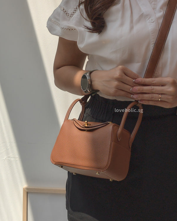 Hermes Lindy Gold Taurillon Clemence Gold Hardware-modelshots