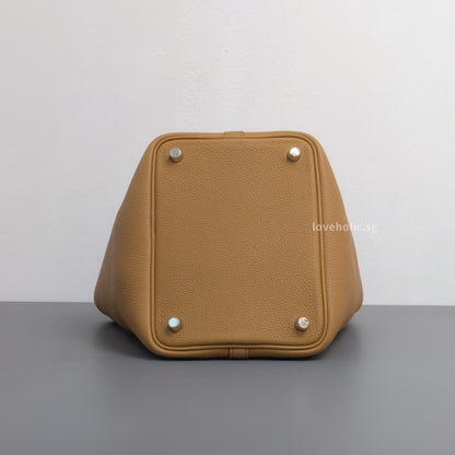 Picotin Lock 18 Sesame Taurillon Clemence Palladium Hardware