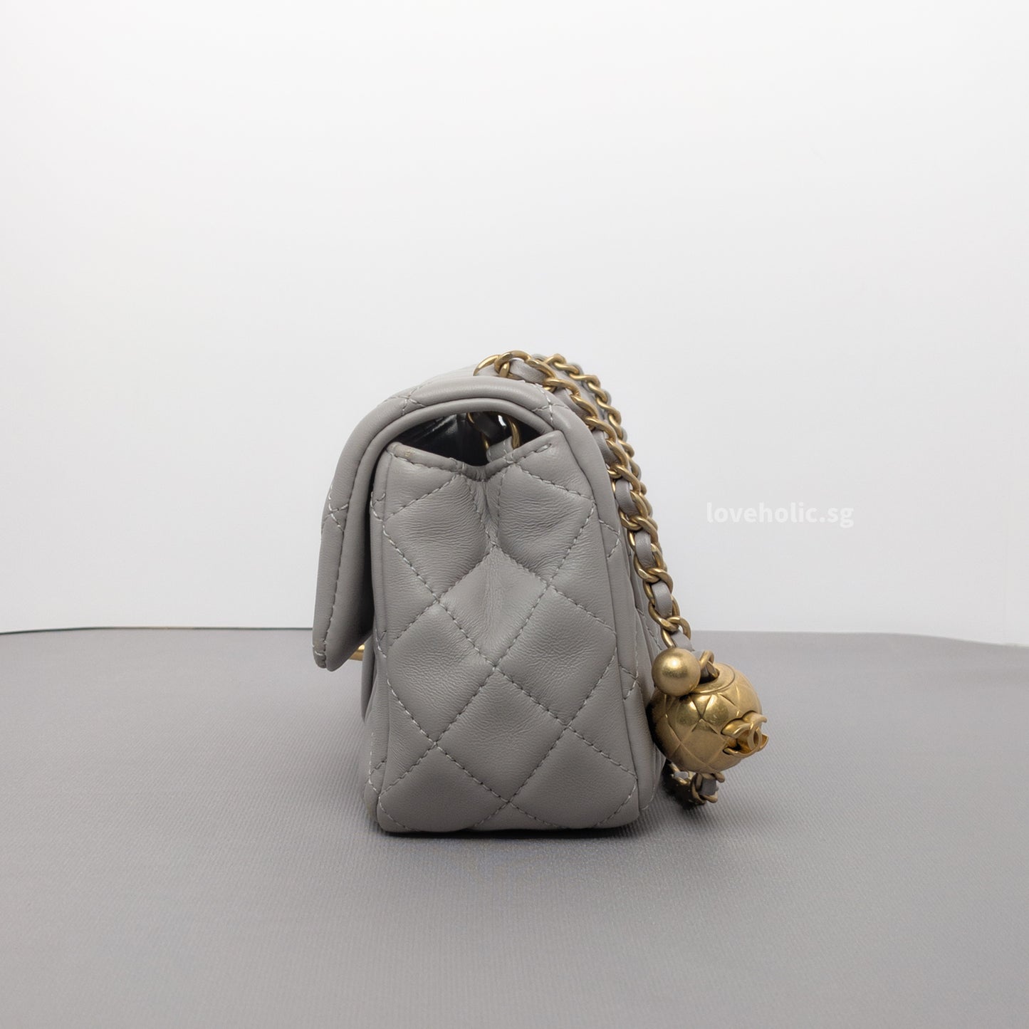 Chanel Pearl Crush Mini Rectangle 22B Light Grey Lambskin Brushed Gold Hardware-details