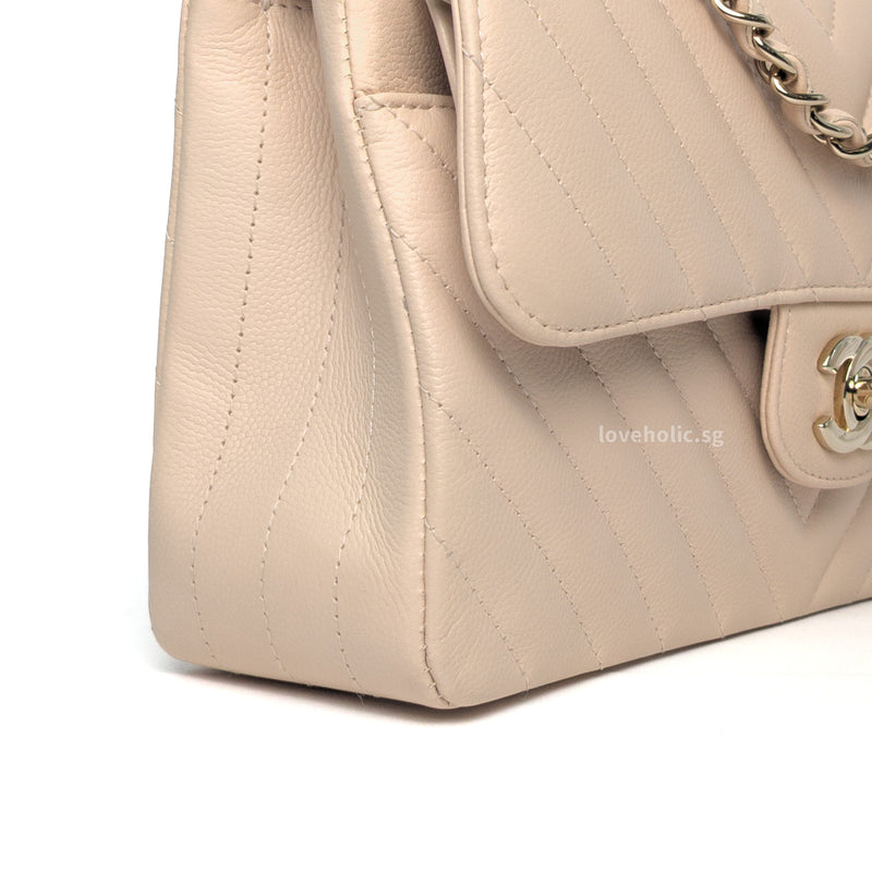 Chanel Classic Flap Chervon Small | 21S Light Beige Caviar Gold Hardware