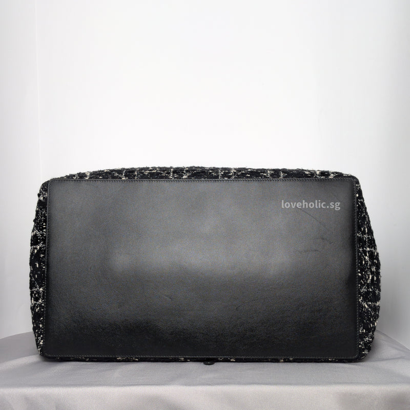 Large Toujours | Black Tweed with White Cannage Motif Light Gold Hardware