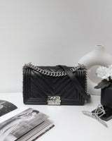 Chanel Boy Chervon Medium | Black Caviar Silver Hardware