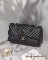 Chanel Classic Flap Chevron Medium | Black Caviar Silver Hardware-main