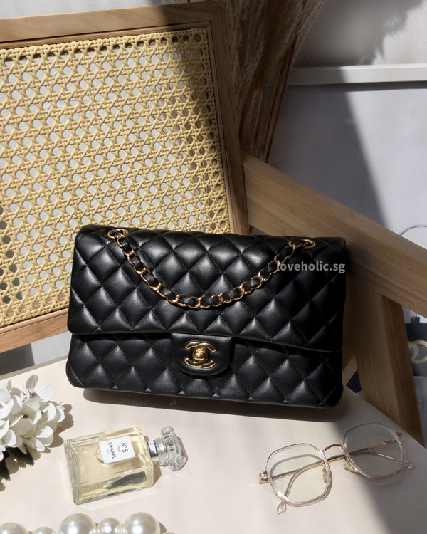 Chanel Classic Flap Medium | Black Lambskin Light Gold Hardware