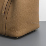 Picotin Lock 18 Biscuit Taurillon Clemence Gold Hardware